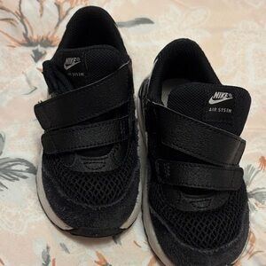 Nike Kids Black Velcro Low-Top Sneakers